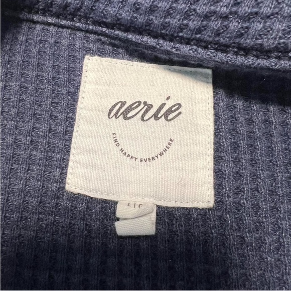 Aerie Textured Navy Button Down Shirt - Picture 4 of 4